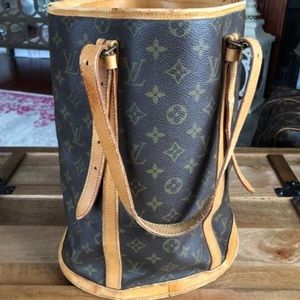COPY - 💯 Authentic Louis Vuitton GM Bucket  Bag